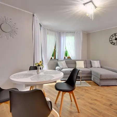 Nowoczesne I Eleganckie Sun Seasons 24 W Karpaczu By Renters Appartamento